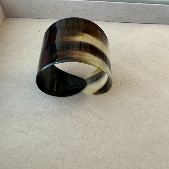 Handcrafted one of a kind tortoise colored bracelt - Picture 5 of 5